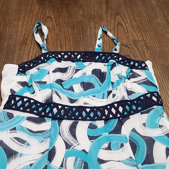 Dress - Picture 2 of 4